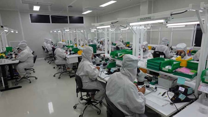 Produktionsvolym har en direkt inverkan på verktygsbehovet, processdesignen och kostnaden. Högre kvantiteter kräver mer omfattande förberedande investeringar och klargöranden.