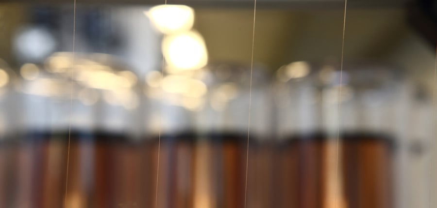 KUK tillverkar kundspecifika ringkärnsspolar med en innerdiameter från 3 mm. Kärnan består huvudsakligen av ferriter från 1,5 mm. Våra kunder använder ringkärnsspolar till strömförsörjning, drosslar, transformatorer och många andra industriella applikationer.
